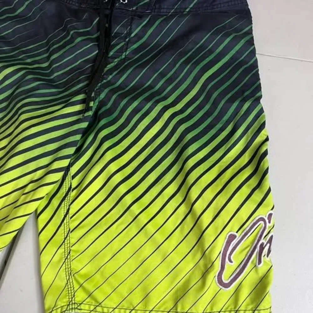O'Neill Men's Green and Black Gradient Board Shorts 32